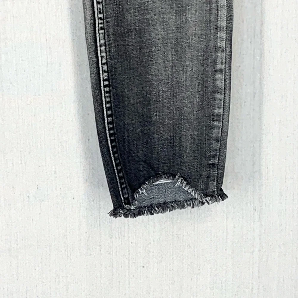 Free People~Women’s‎ Gray Wash Distressed with Holes Skinny Jeans~Sz 27 - Picture 7 of 15